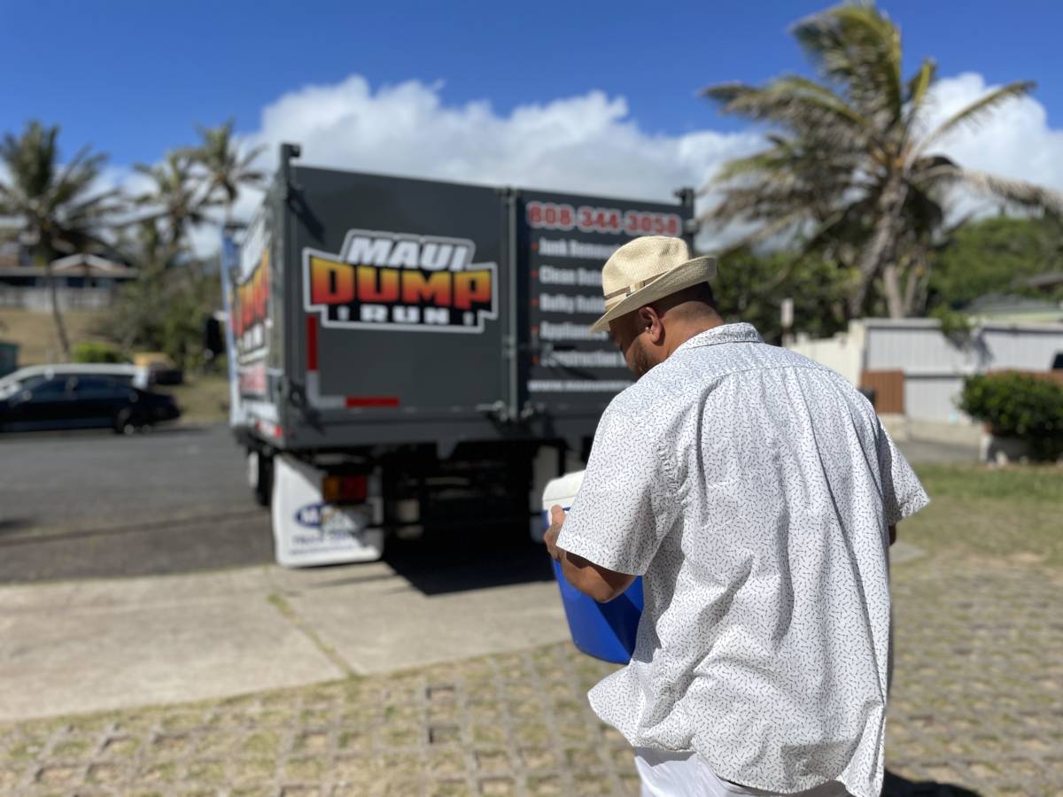 Furniture Removal Process carried out by Maui Dump Run